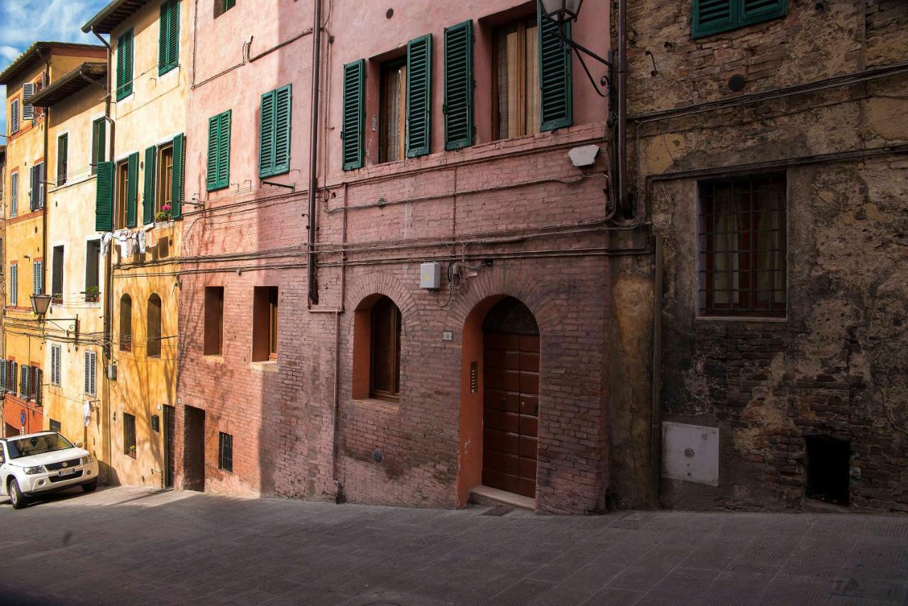 Cozy Apartment In The Heart Of Siena Exterior foto